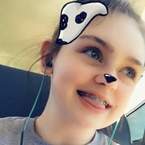 Meet your Posher, Kenzie